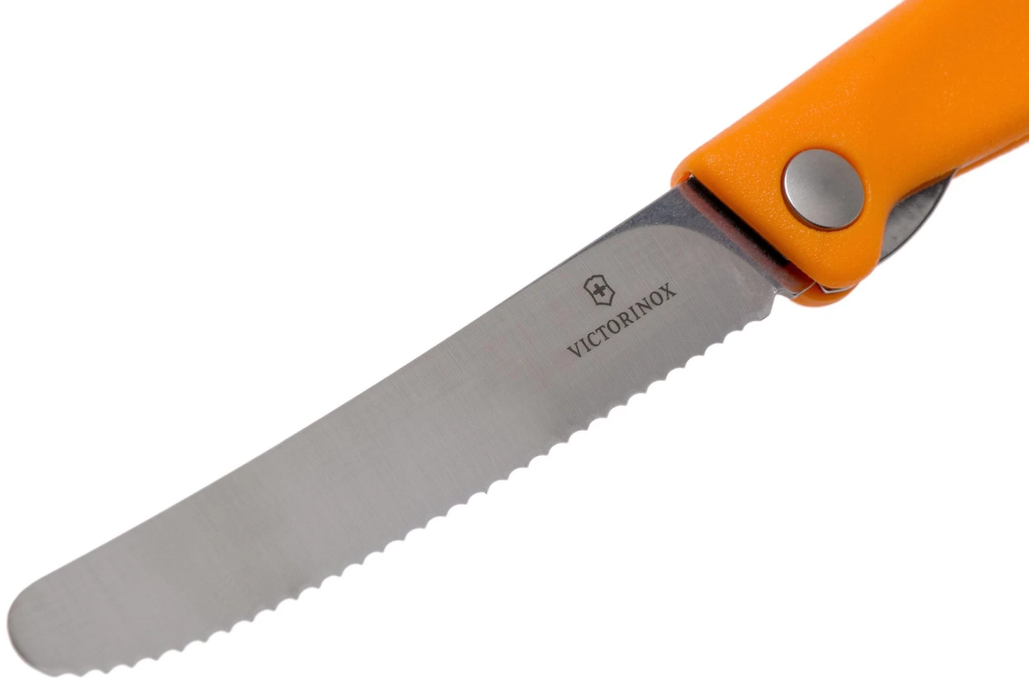 Victorinox SwissClassic 6.7836.F9B Couteau à Légumes Pliant Dentelé, Orange – Image 3